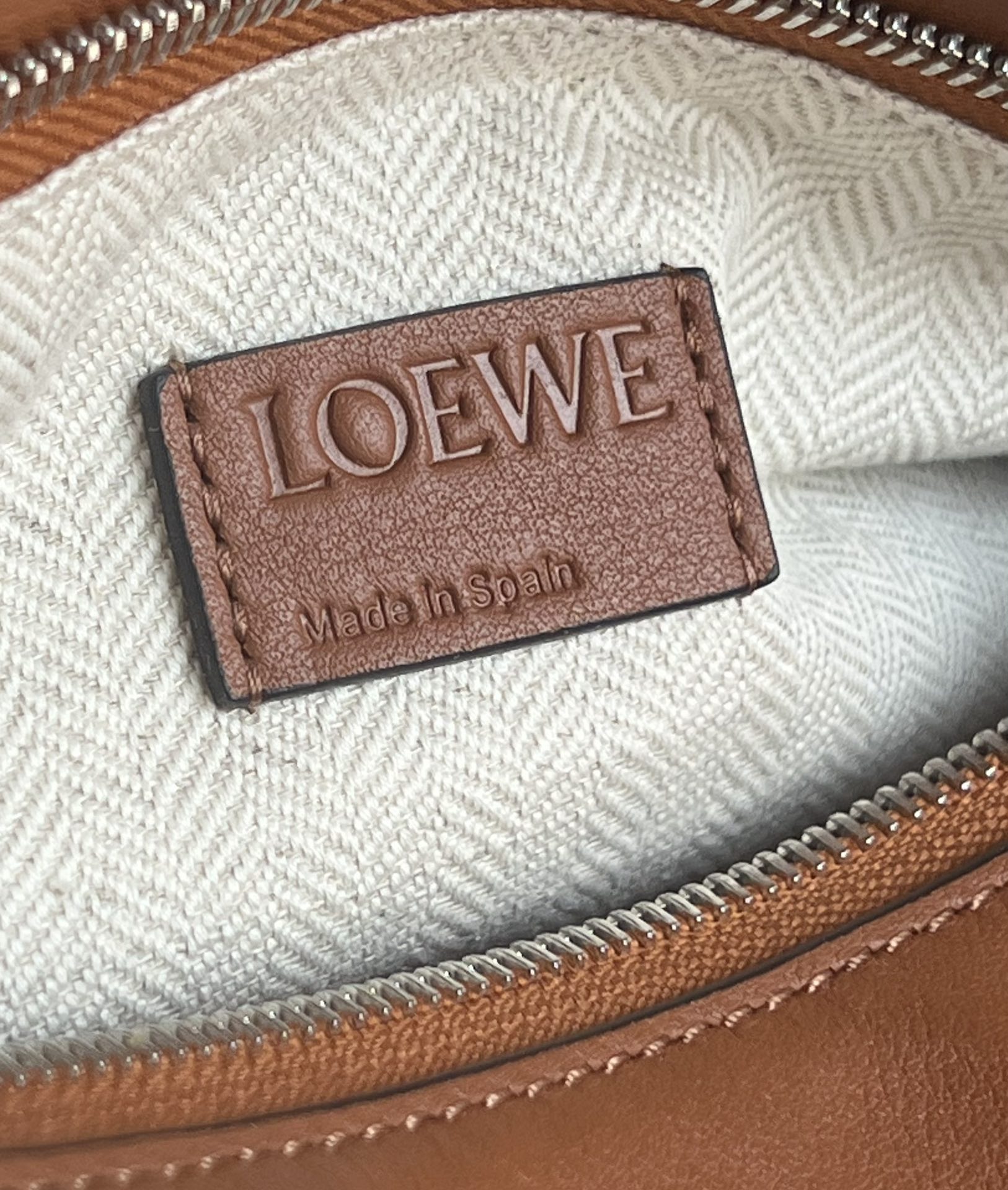 Loewe Medium Puzzle Bag in Classic Calfskin Toffee